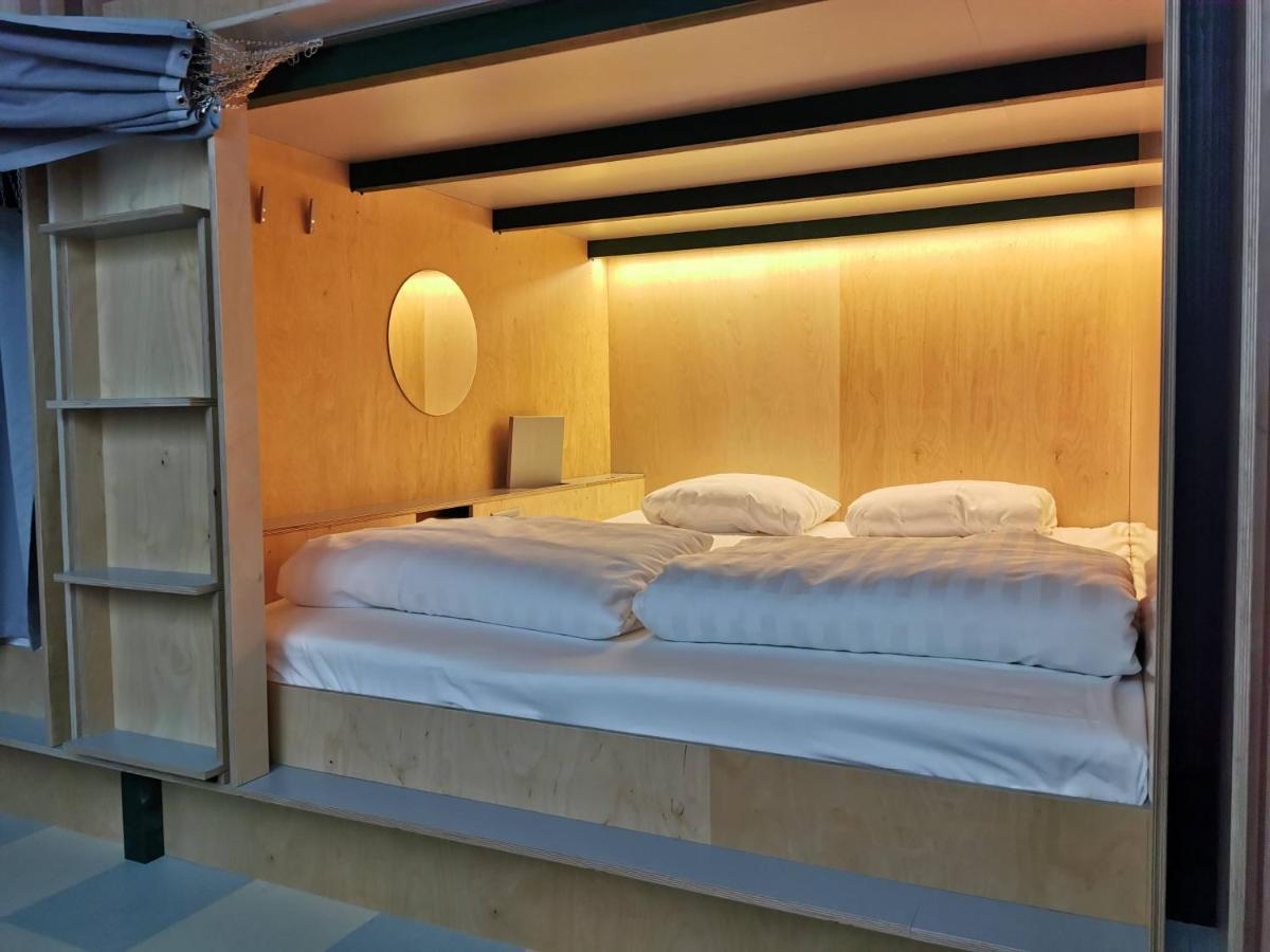 Green Marmot Capsule Hotel Zurich Exterior photo