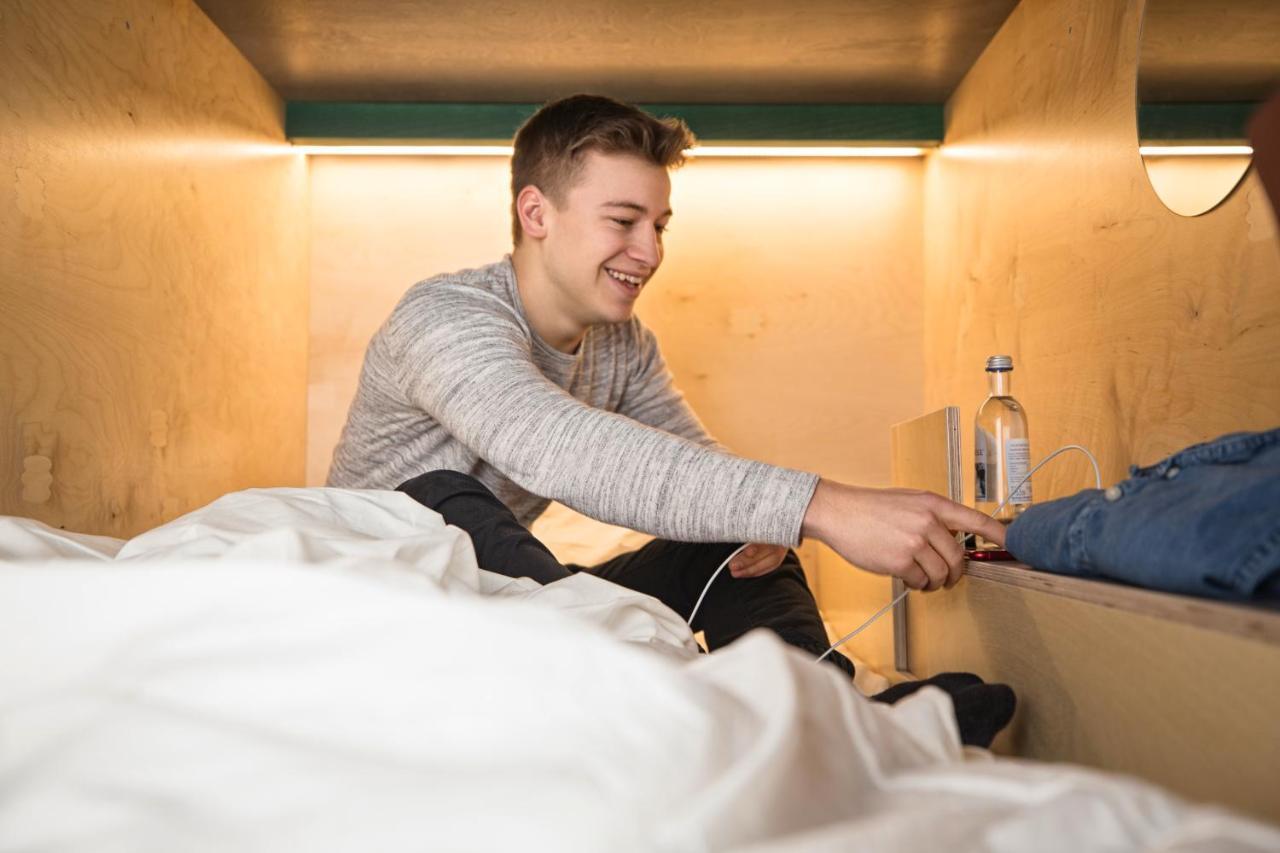 Green Marmot Capsule Hotel Zurich Exterior photo